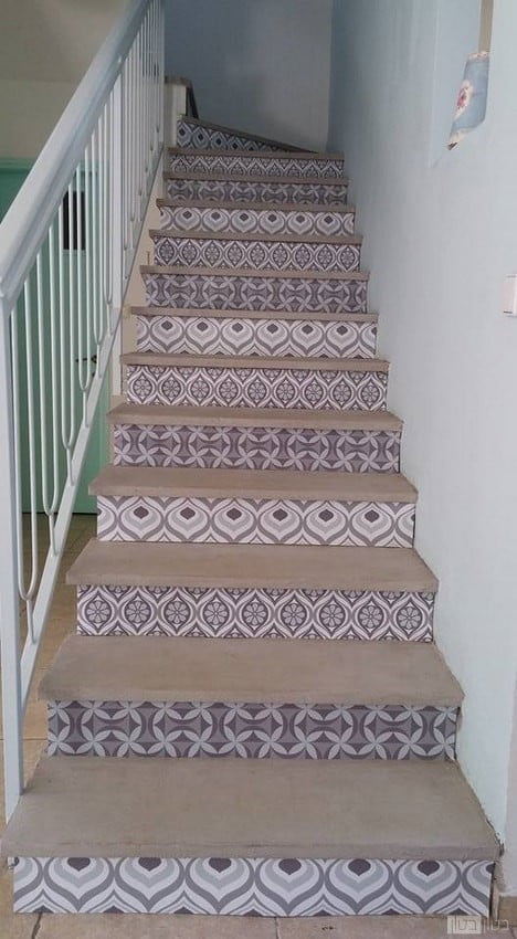 מדרגות מעוצבות בגוון בז'