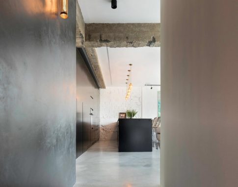 sealed-concrete-floor-and-wall