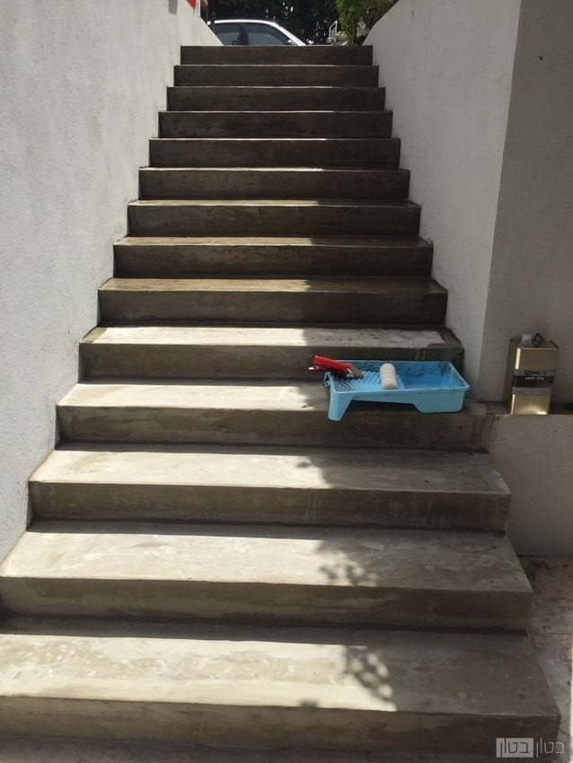 חיפוי סילר על מדרגות בטון
